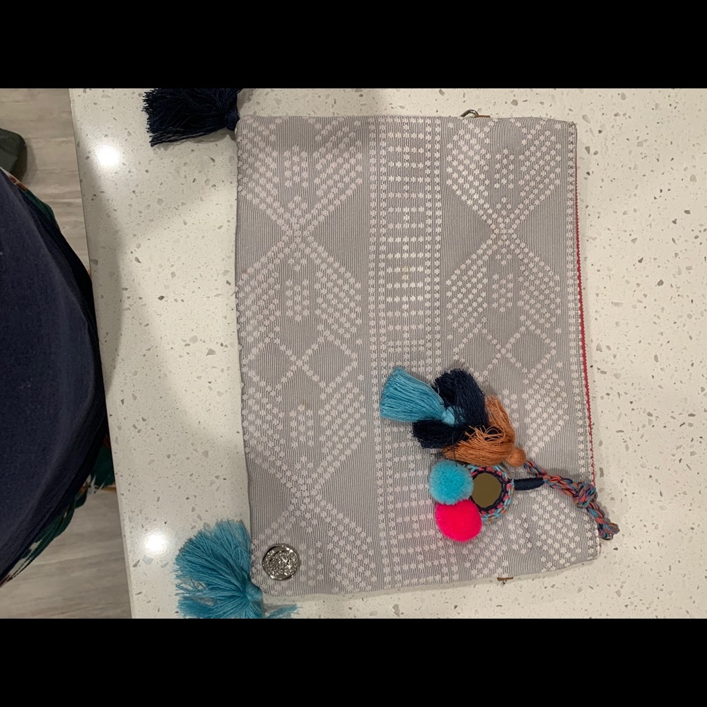 Vince Camuto reversible clutch/crossbody